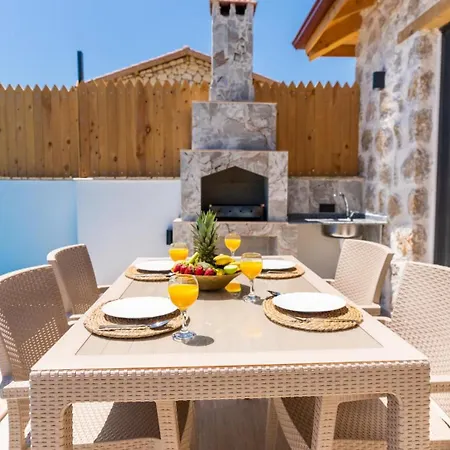 Bezirgan Village 2 Bedroom 1400 *